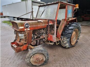 Трактор MASSEY FERGUSON 100 series