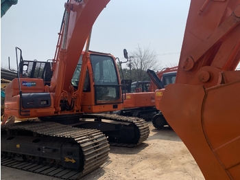 Гусеничный экскаватор DOOSAN DX225