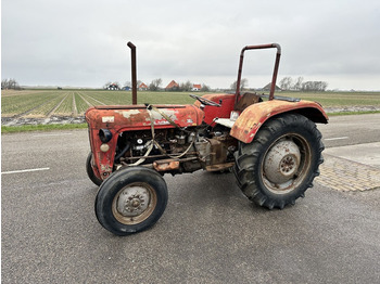 Трактор MASSEY FERGUSON