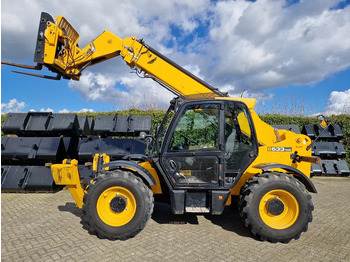 Телескопический погрузчик JCB