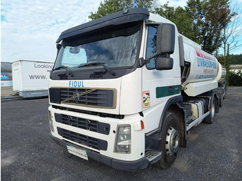 Грузовик-цистерна VOLVO FM 440