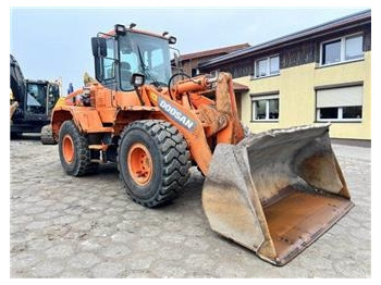 Колёсный погрузчик DOOSAN DL250