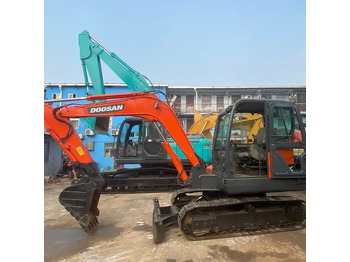 Гусеничный экскаватор DOOSAN DX60