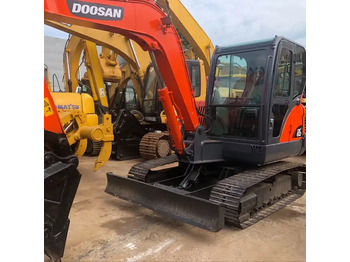 Гусеничный экскаватор DOOSAN DH55