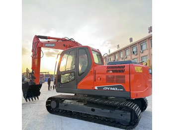 Гусеничный экскаватор DOOSAN DX140