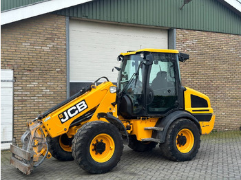 Колёсный погрузчик JCB TM220