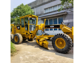 Грейдер CATERPILLAR 140H