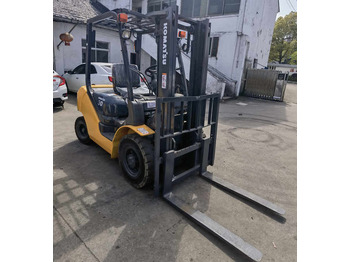 Used Forklift komatsu 3 Ton Triplex Mast Stage 4.5m Secondhand Japan Forklift в лизинг Used Forklift komatsu 3 Ton Triplex Mast Stage 4.5m Secondhand Japan Forklift: фото 2