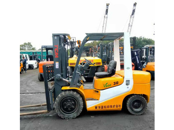 Used Japan TCM 30 Forklift 3ton Lifting Forklift TCM Fd30 Used Forklift в лизинг Used Japan TCM 30 Forklift 3ton Lifting Forklift TCM Fd30 Used Forklift: фото 1