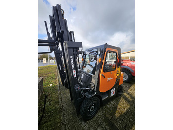 Газовый погрузчик DOOSAN