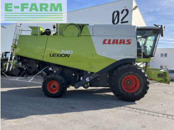 Зерноуборочный комбайн CLAAS Lexion 740