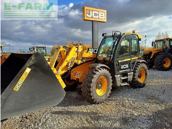 Колёсный погрузчик JCB