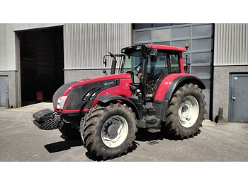 Трактор VALTRA T153