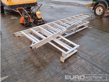 Строительное оборудование 11 Rung Aluminium Step Ladder, Aluminium Pop Up Access Platform (Board Missing): фото 5