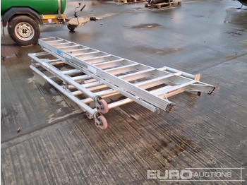 Строительное оборудование 11 Rung Aluminium Step Ladder, Aluminium Pop Up Access Platform (Board Missing): фото 3