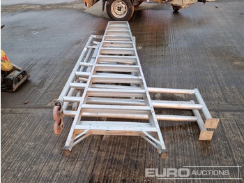 Строительное оборудование 11 Rung Aluminium Step Ladder, Aluminium Pop Up Access Platform (Board Missing): фото 4