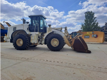 Колёсный погрузчик CATERPILLAR 966M