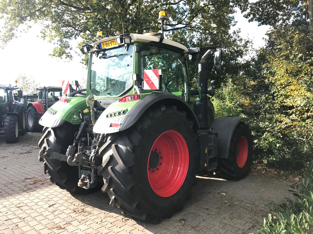 Трактор Fendt 724 Vario S4 ProfiPlus: фото 13