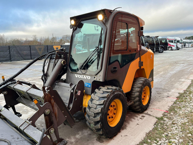 Колёсный погрузчик Volvo MC 115 C 4x4 ONLY 384 HOURS ! OPTIONAL ASPHALT CUTTER & BRUSH: фото 12