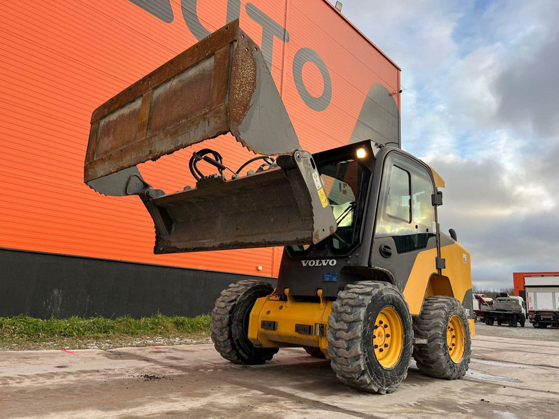 Колёсный погрузчик Volvo MC 115 C 4x4 ONLY 384 HOURS ! OPTIONAL ASPHALT CUTTER & BRUSH: фото 8