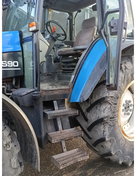 Трактор New Holland TS90: фото 9