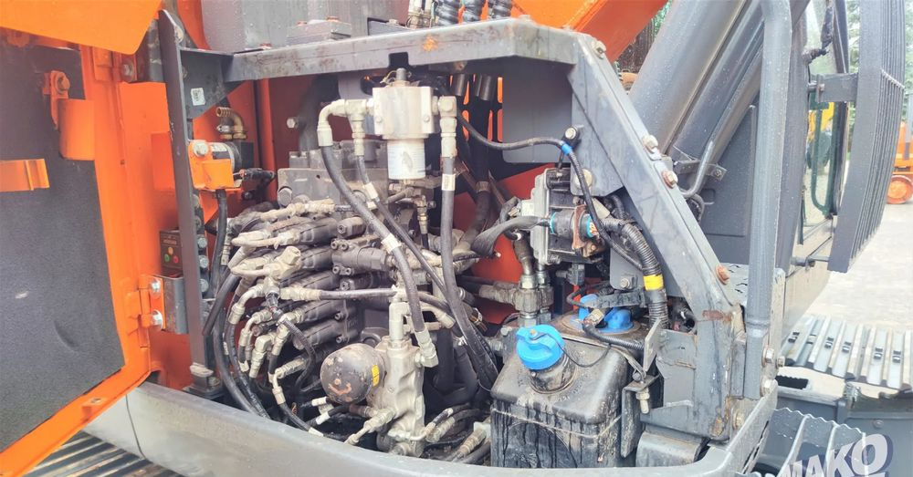 Гусеничный экскаватор Doosan DX140LCR-5: фото 9