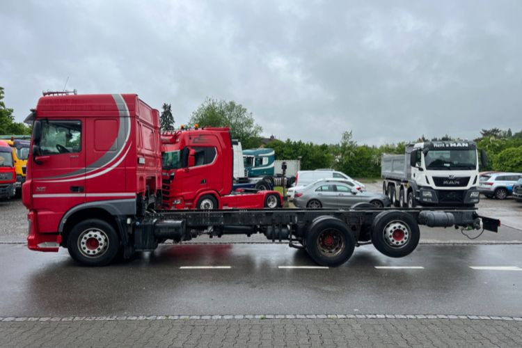 Грузовик-шасси DAF XF460 6x2: фото 8