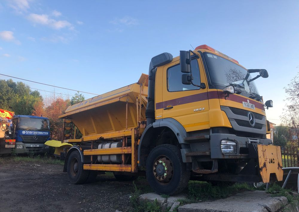 Снегоуборочная машина Mercedes-Benz Axor 1824 4x4 piaskarka solarka econ pług 2011 e5: фото 17