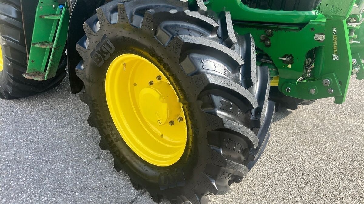 Трактор John Deere 6830: фото 6