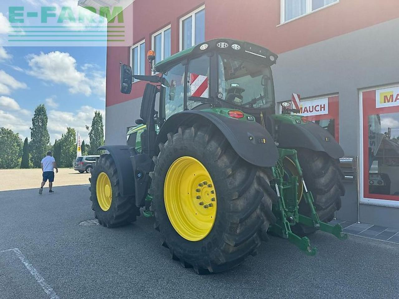 Трактор John Deere 6230r: фото 6