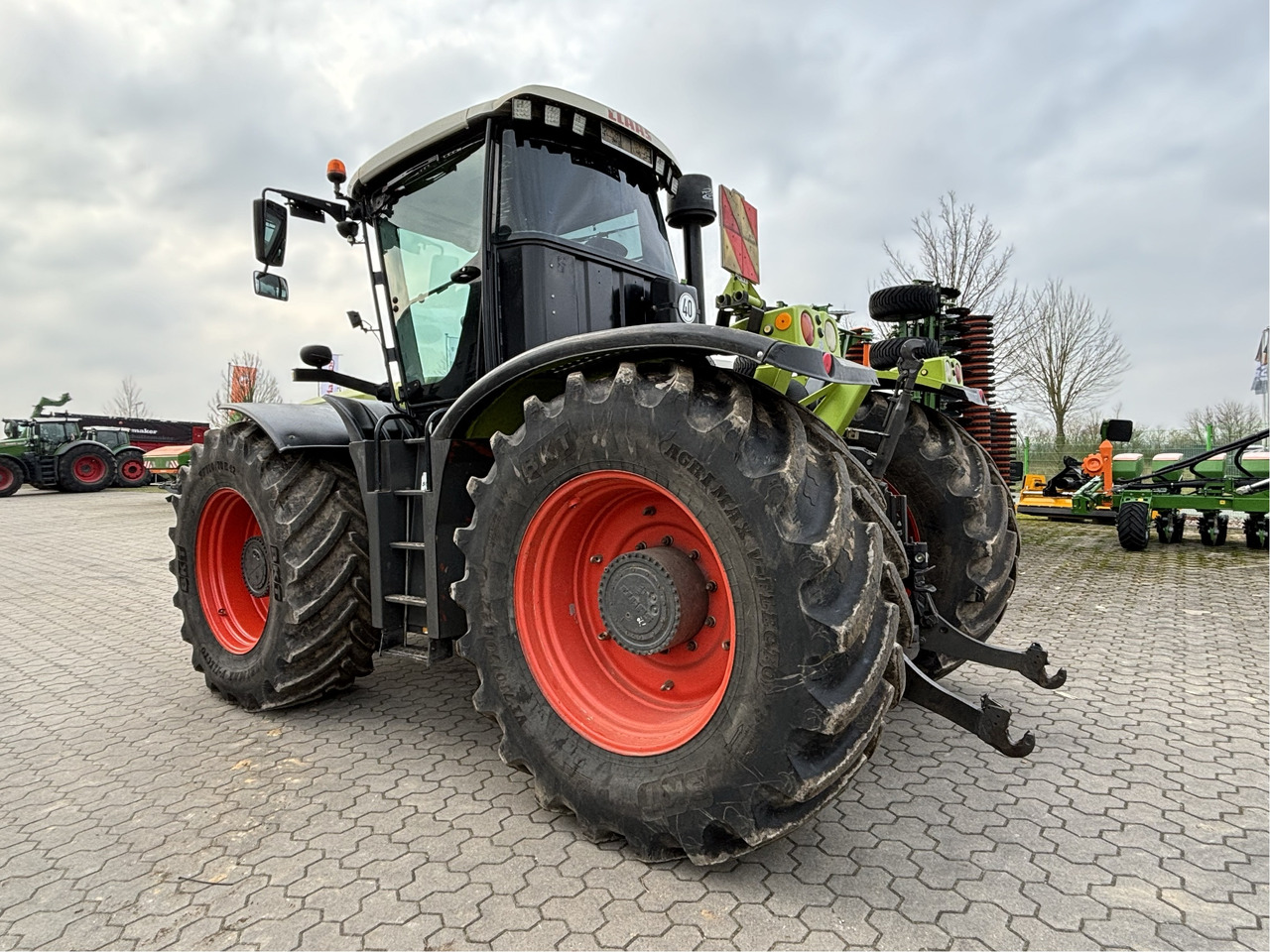 Трактор Claas Xerion 3800 Trac: фото 6