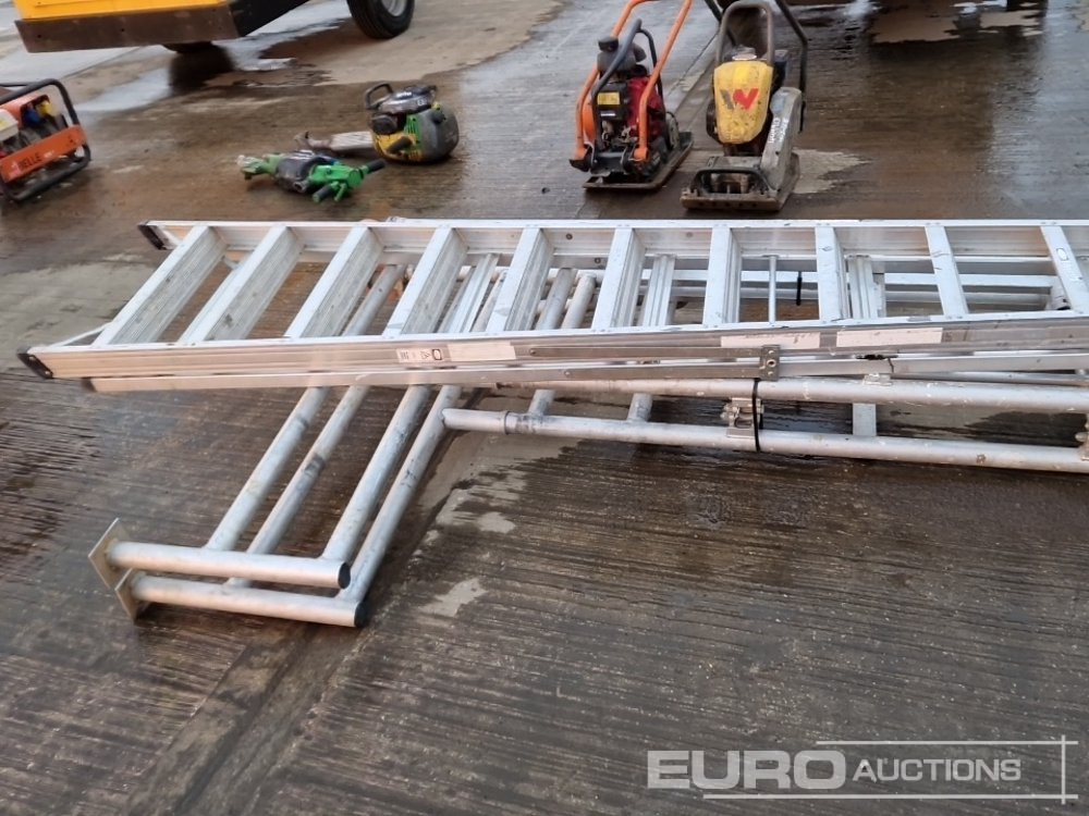 Строительное оборудование 11 Rung Aluminium Step Ladder, Aluminium Pop Up Access Platform (Board Missing): фото 14