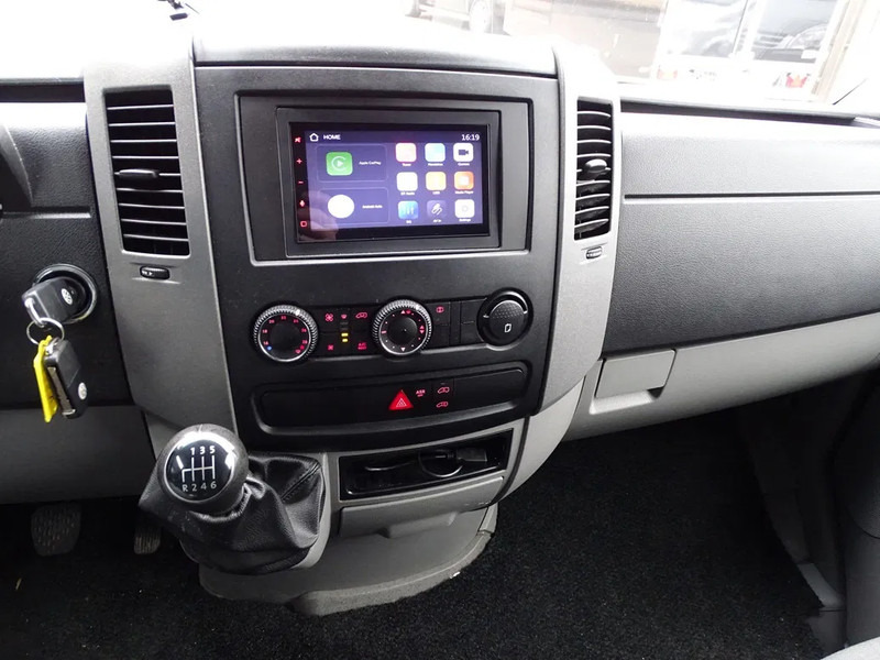 Легковой фургон Volkswagen Crafter 2.0TDI 80KW L2H2 AIRCO Navigatie mooie bus: фото 6